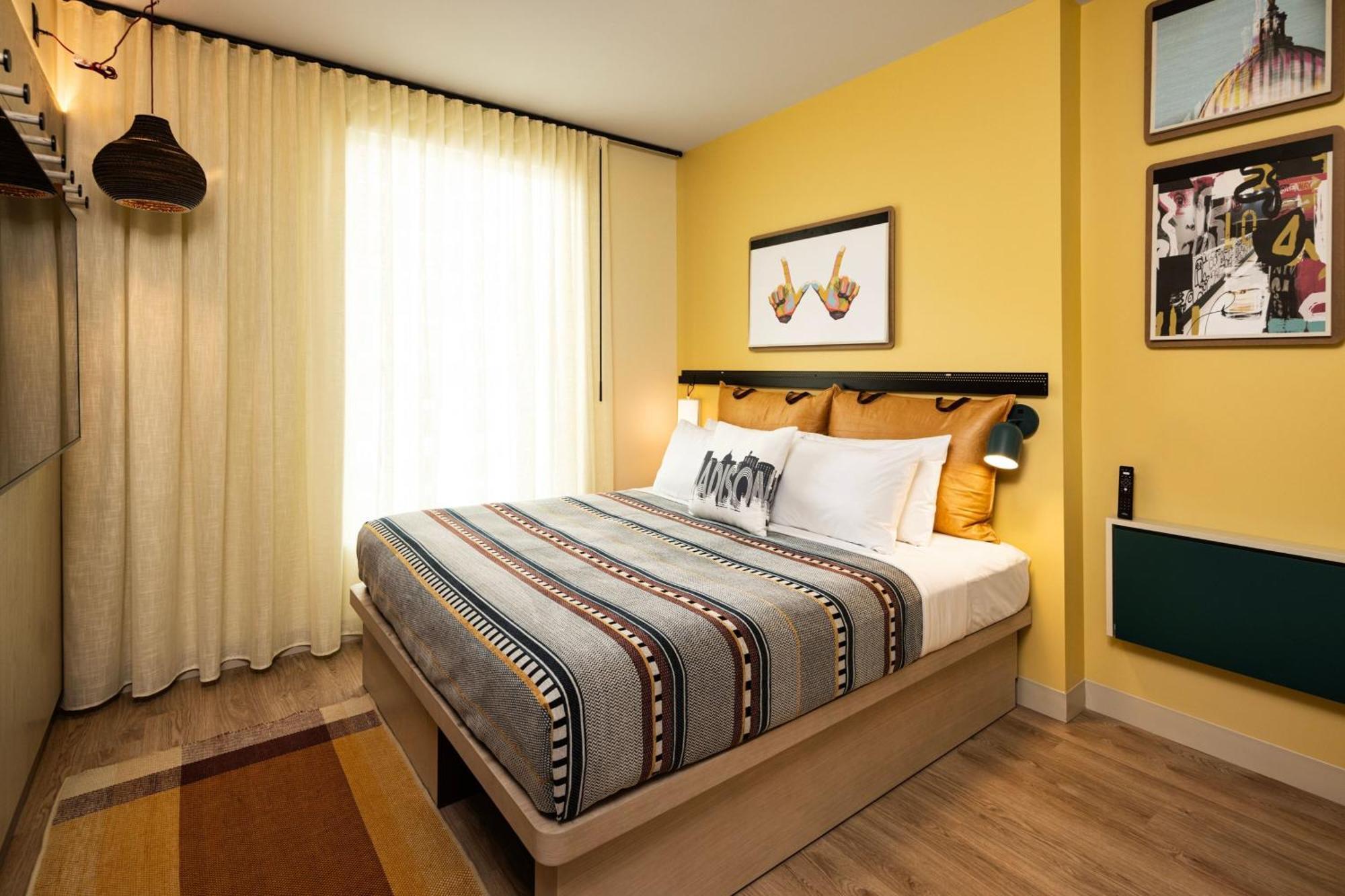 Hotel Moxy Downtown