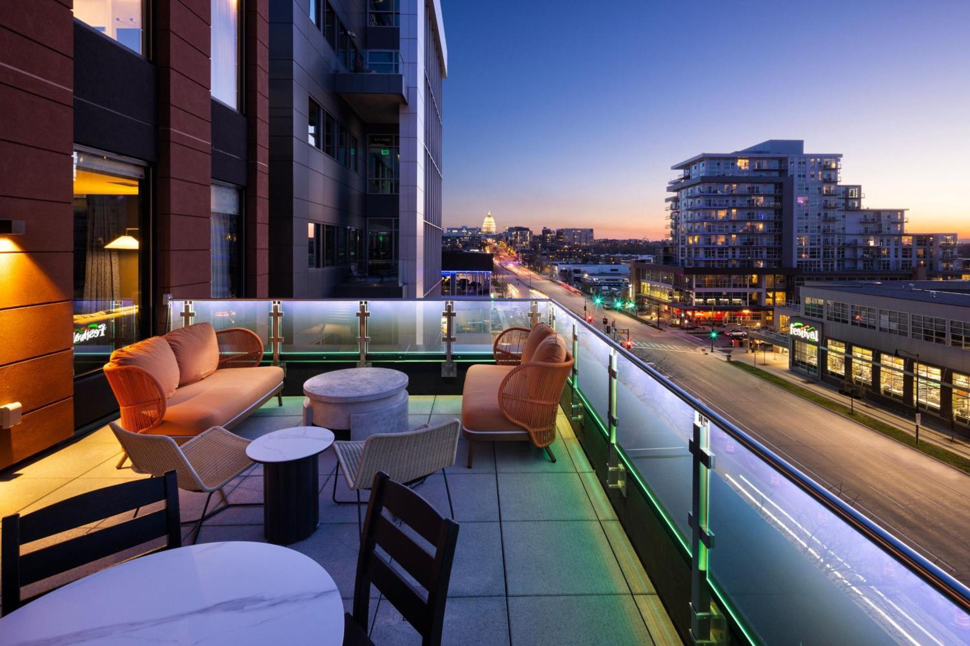 Hotel Moxy Downtown Madison