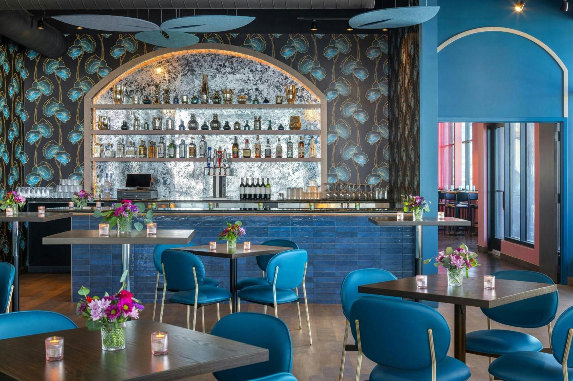 Hotel Moxy Downtown 3*