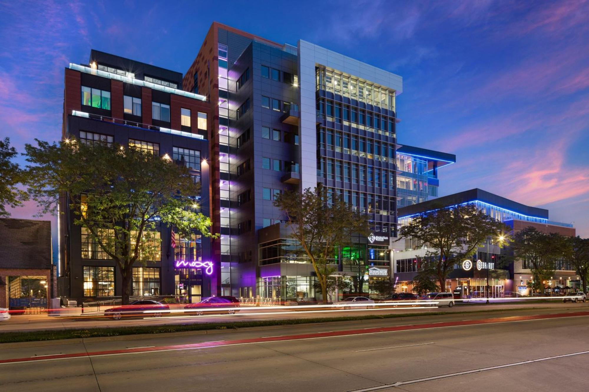 Hotel Moxy Downtown