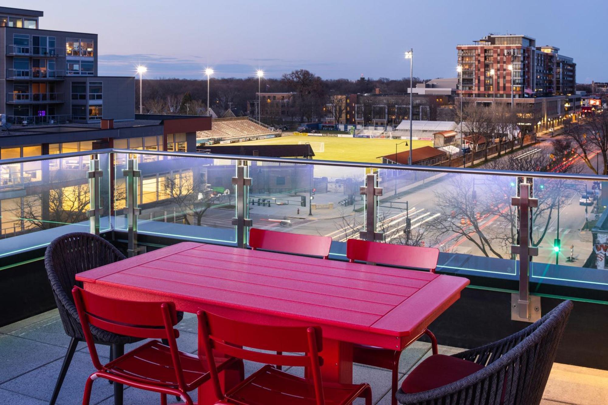 Moxy Downtown Hotel Madison