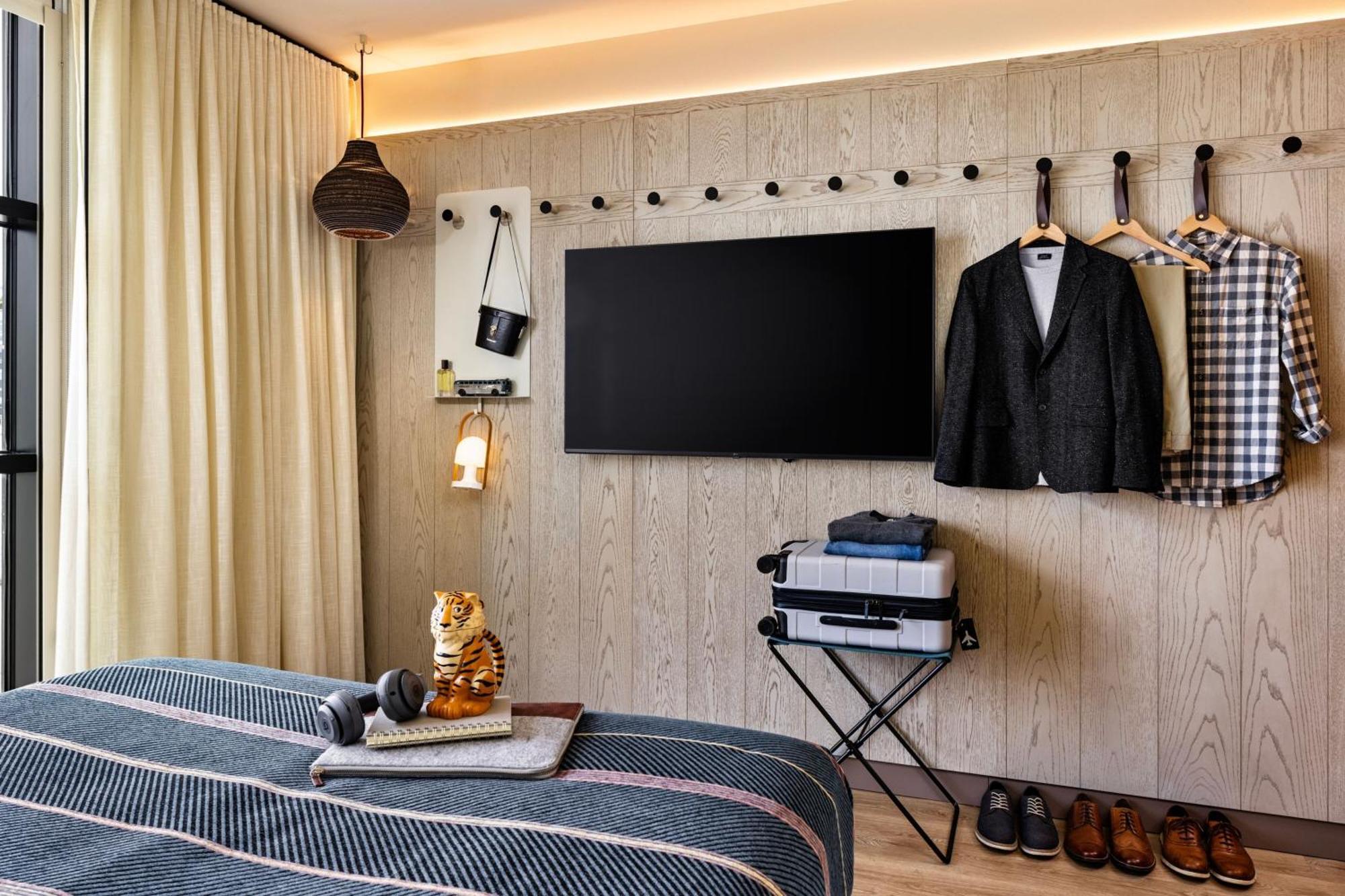 Moxy Downtown Hotel