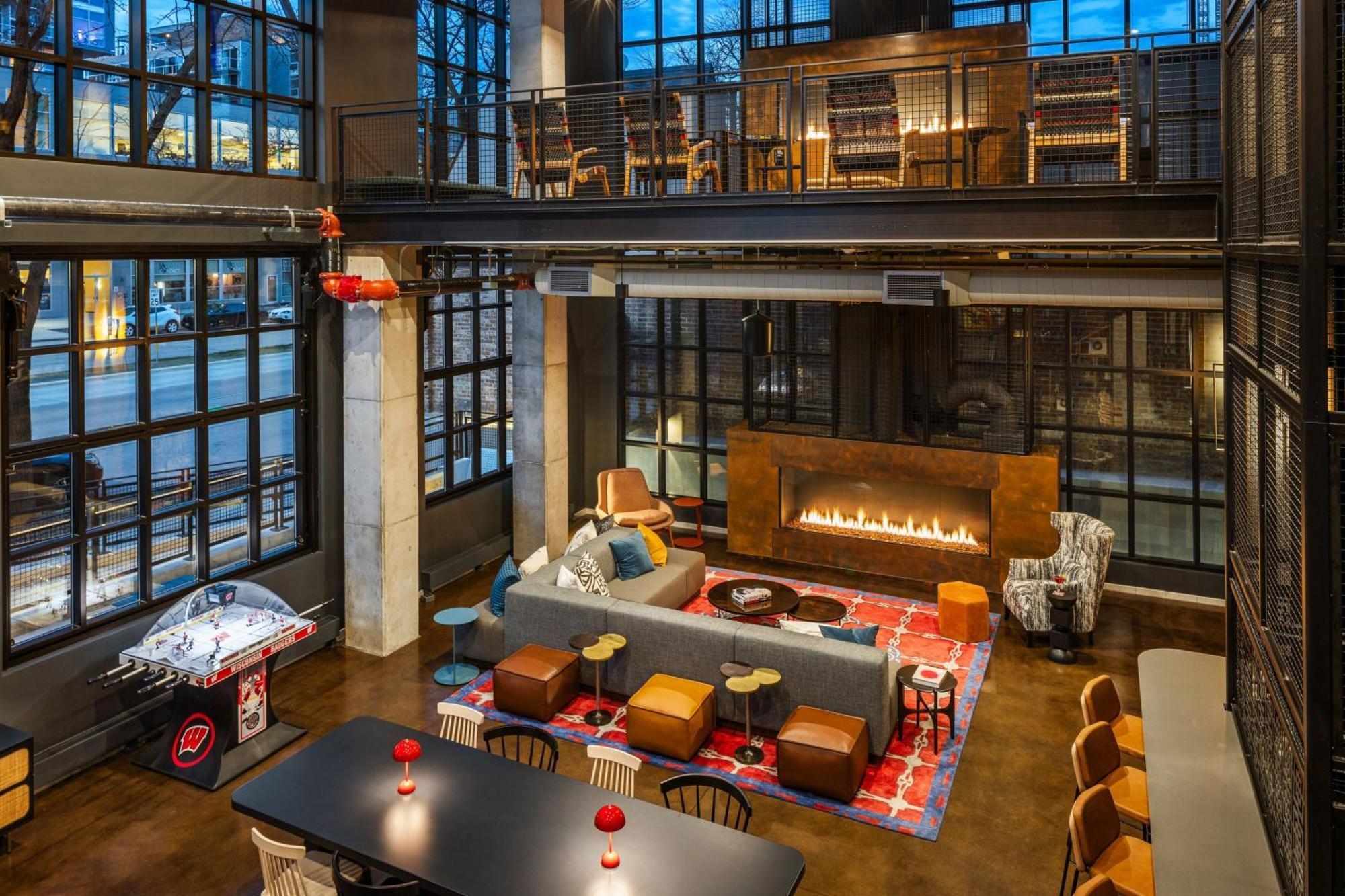 Hotel Moxy Downtown 3*