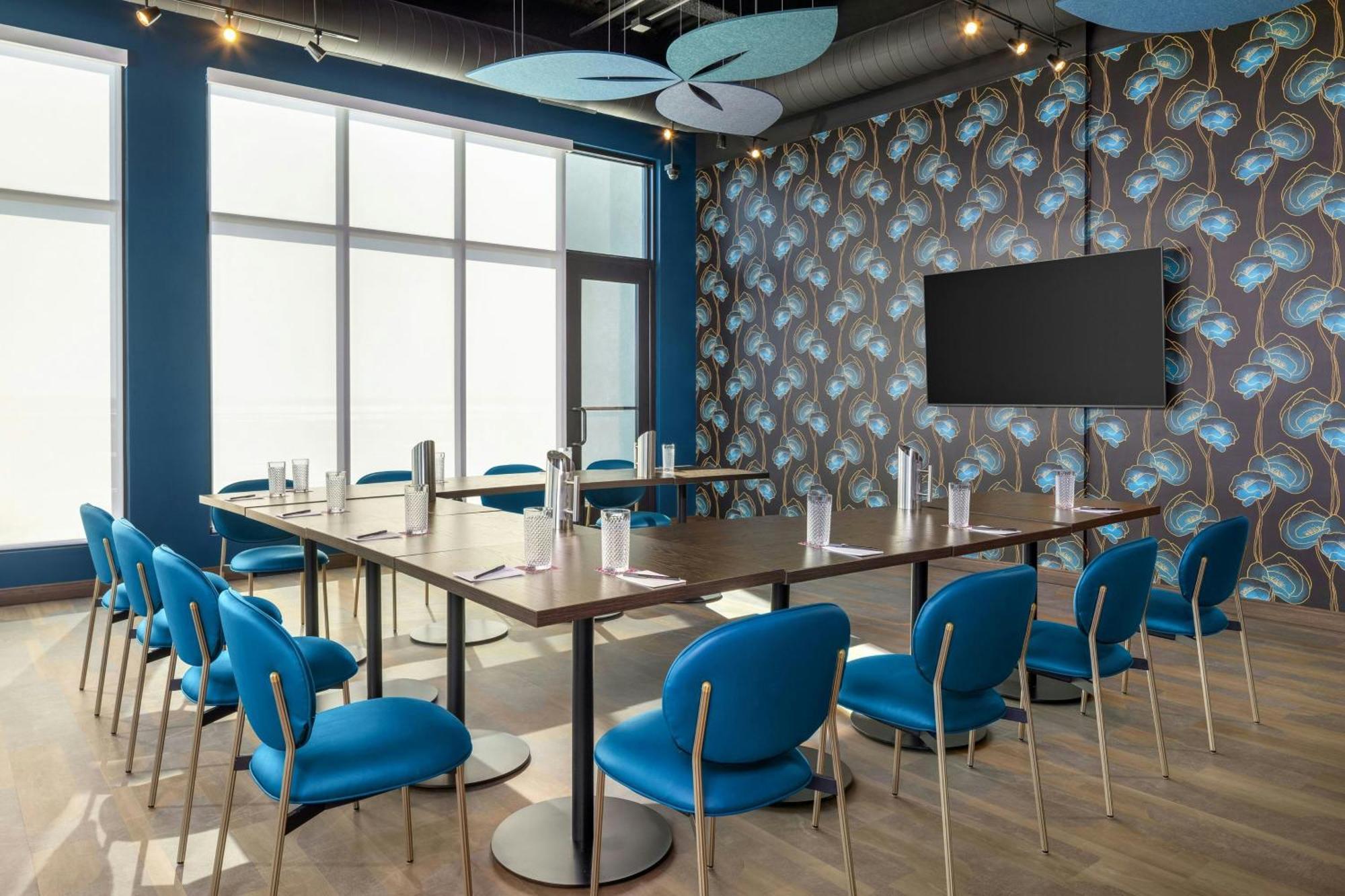Moxy Downtown Hotel